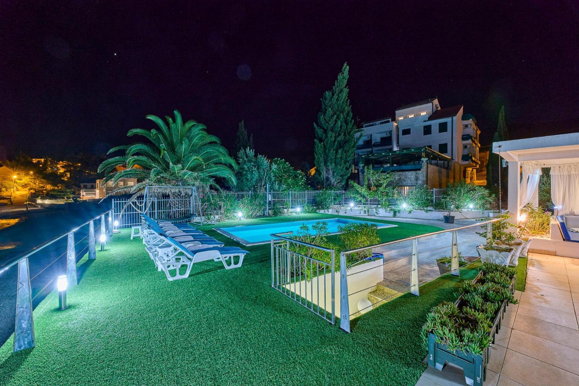 Villa Unique Sur La Plage Pour Des Vacances Inoubliables En Famille Ou Entre Amis Pour 10 Personnes Slatine Exteriör bild