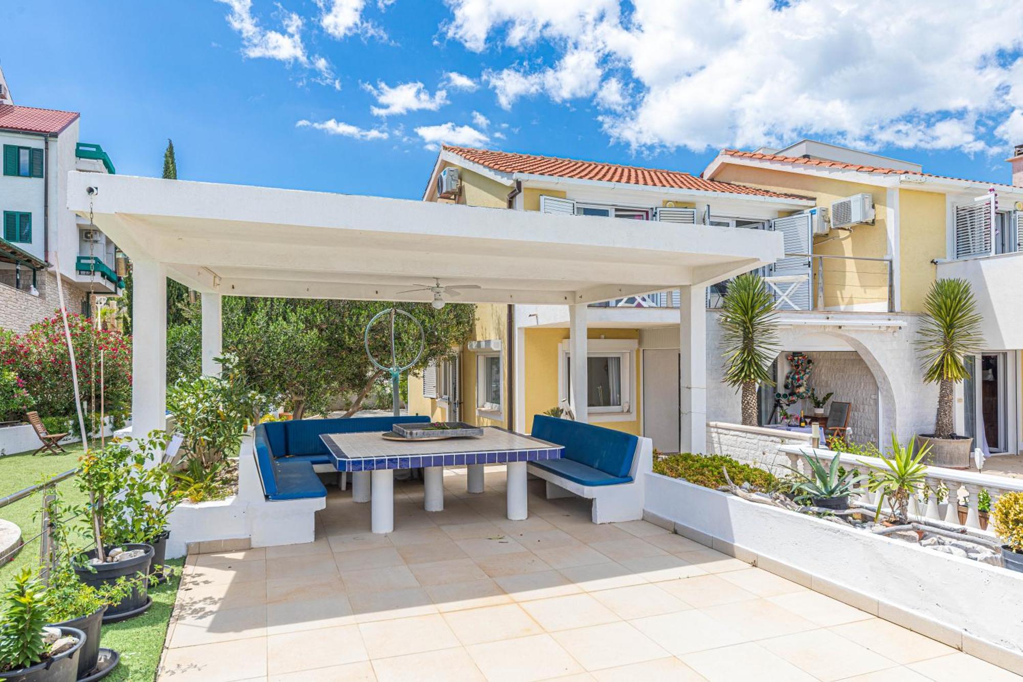 Villa Unique Sur La Plage Pour Des Vacances Inoubliables En Famille Ou Entre Amis Pour 10 Personnes Slatine Exteriör bild